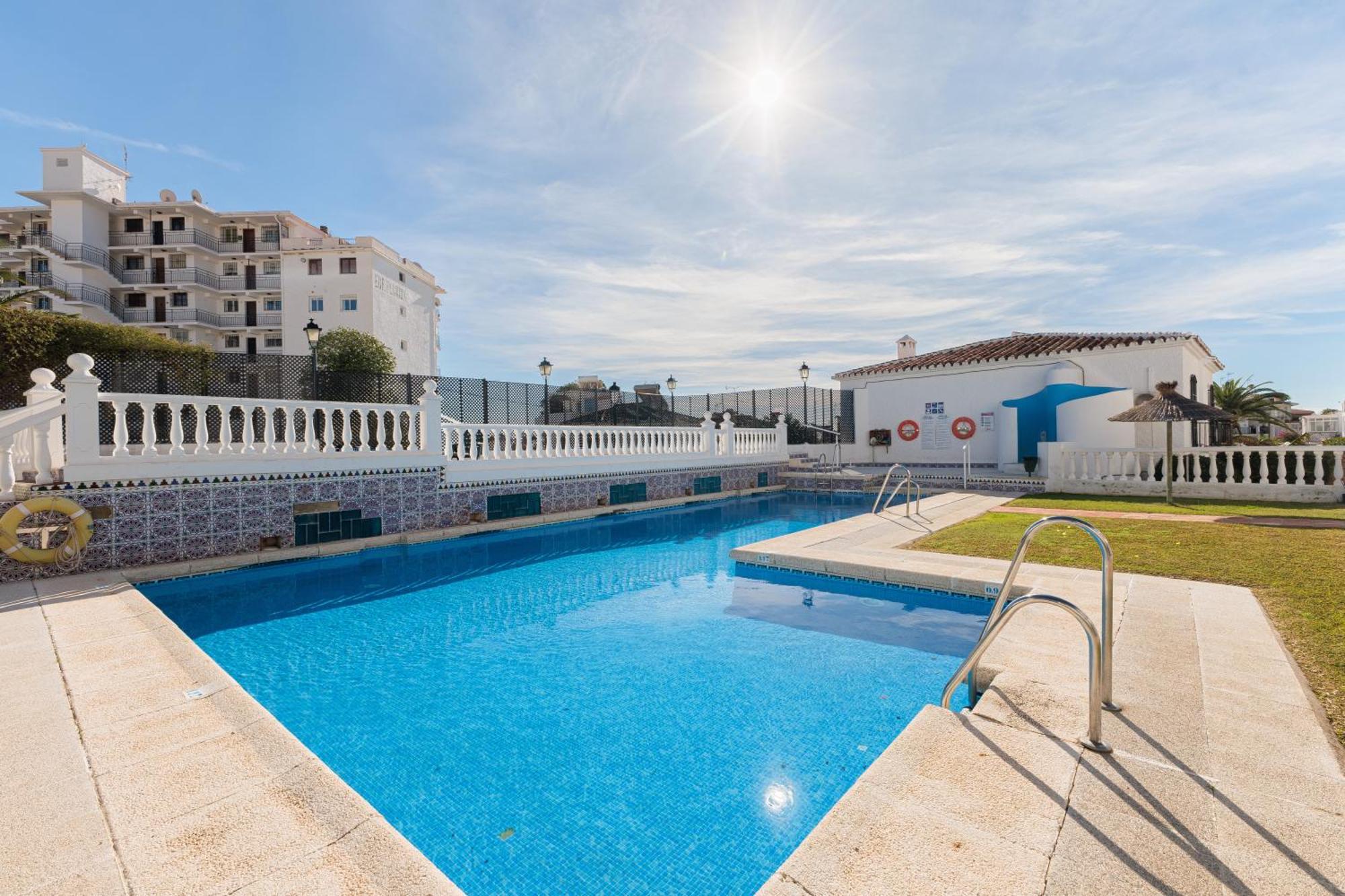 Cosy Apartment In Verano Azul نيرخا المظهر الخارجي الصورة